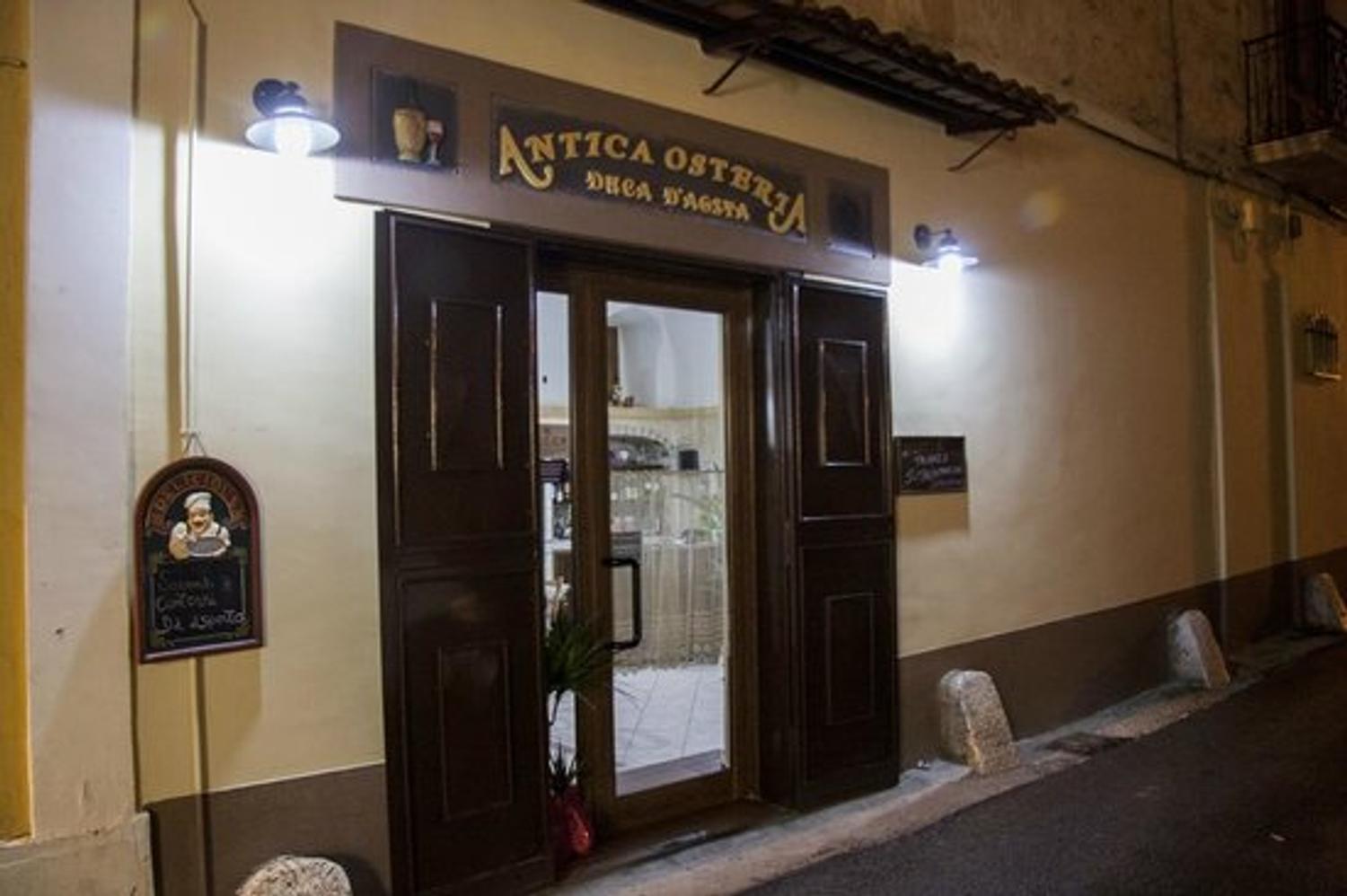 Azienda in vendita: Attivita di ristorazione al centro citta a Italia - Ristoranti - Immagine principale