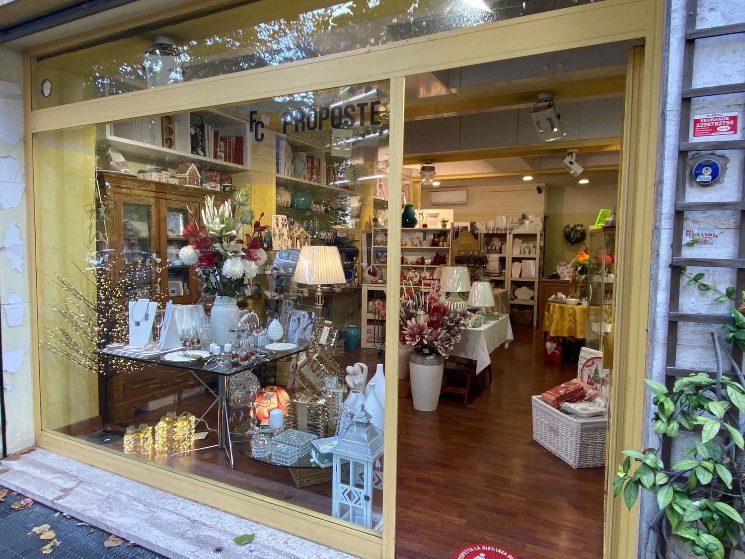 Azienda in vendita: CEDESI ATTIVITA COMMERCIALE - ARTICOLI DA REGALO  a Italia - Altro - Immagine principale