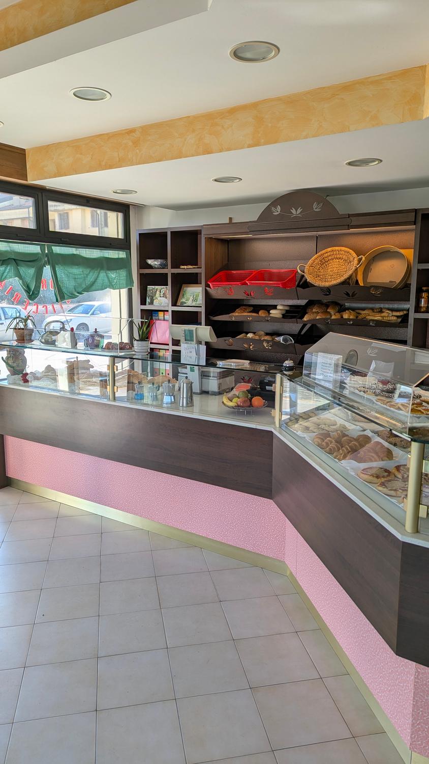 Azienda in vendita: Panificio semi industriale completamente attrezzato. a Italia - Panetterie - Immagine principale