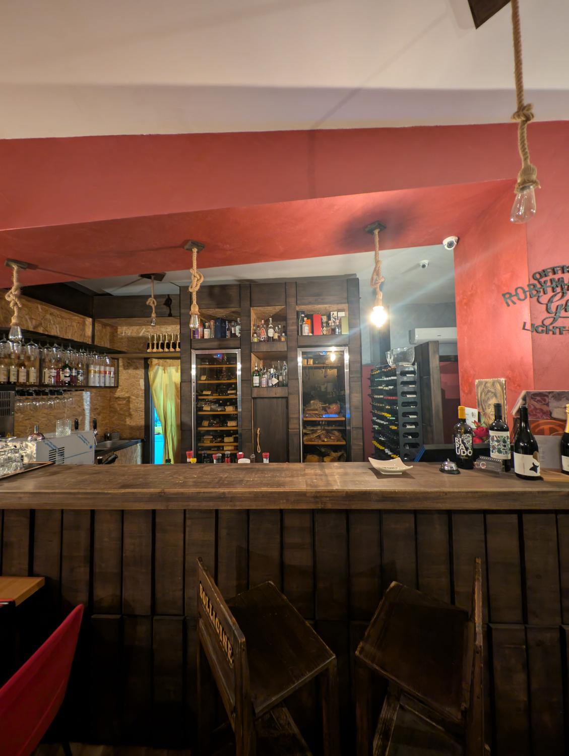 Azienda in vendita: Attività di ristorazione - enoteca in centro a Italia - Ristoranti - Immagine foto 2