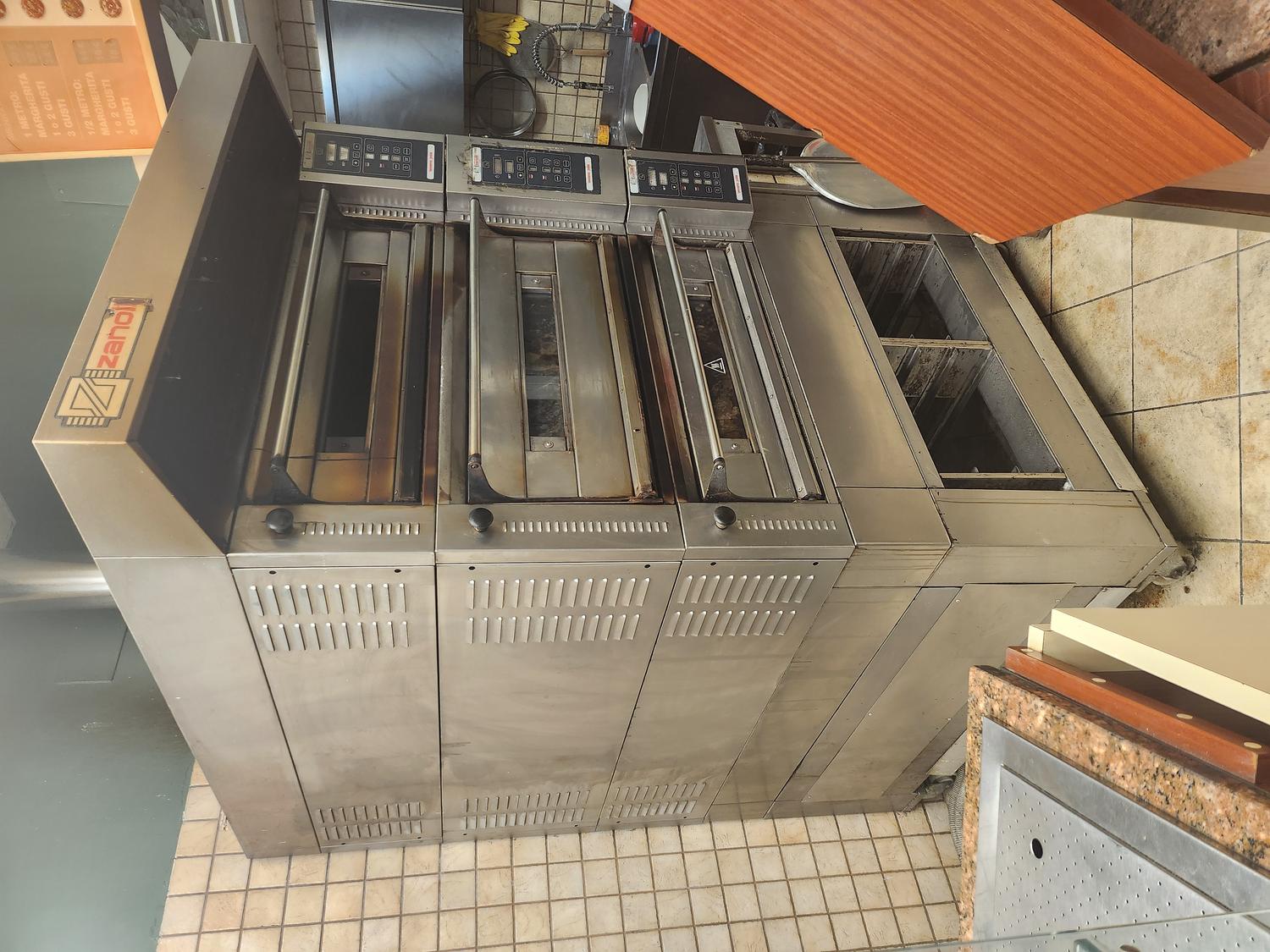 Azienda in vendita: PIZZERIA D ASPORTO 
ZONA MARASSI STADIO 
GENOVA a Italia - Pizzerie - Immagine principale