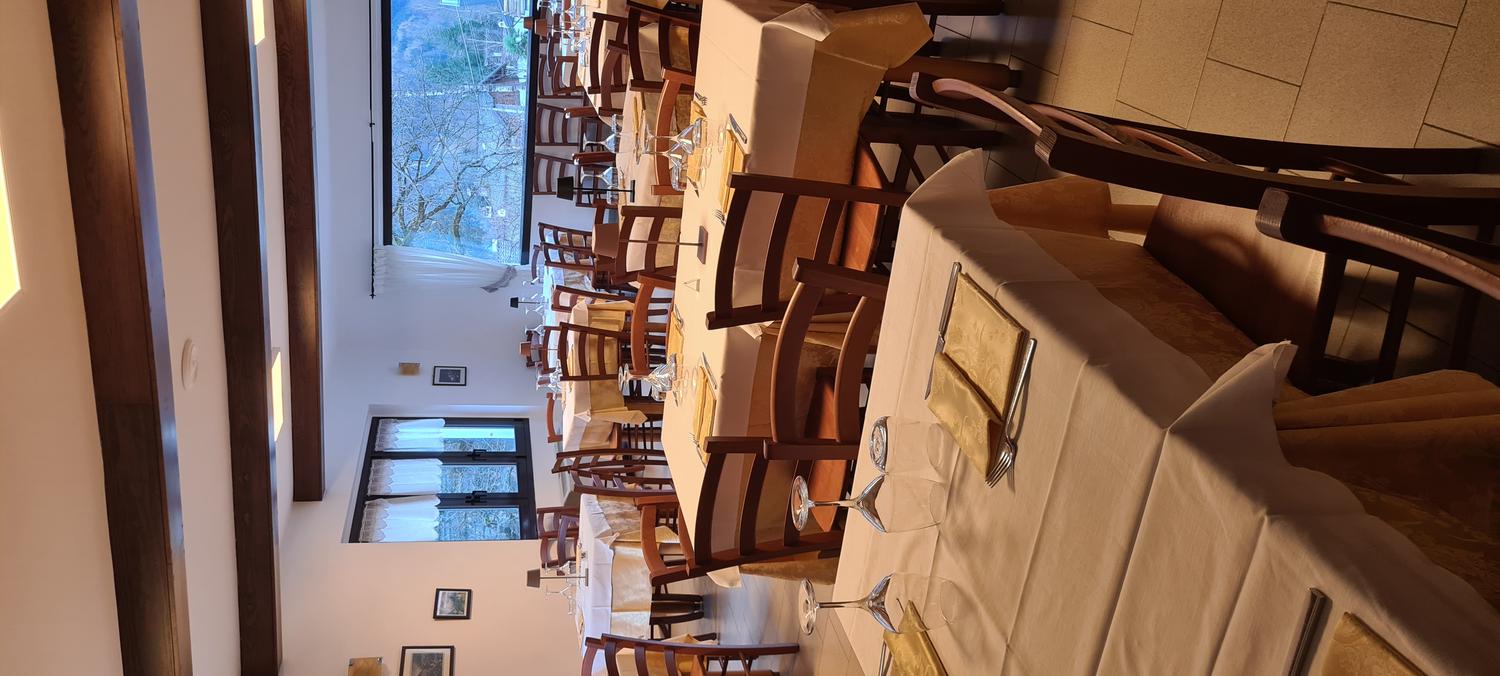 Azienda in vendita: Vendesi attività di ristorazione e pizzeria in località montana  a Italia - Ristoranti - Immagine principale