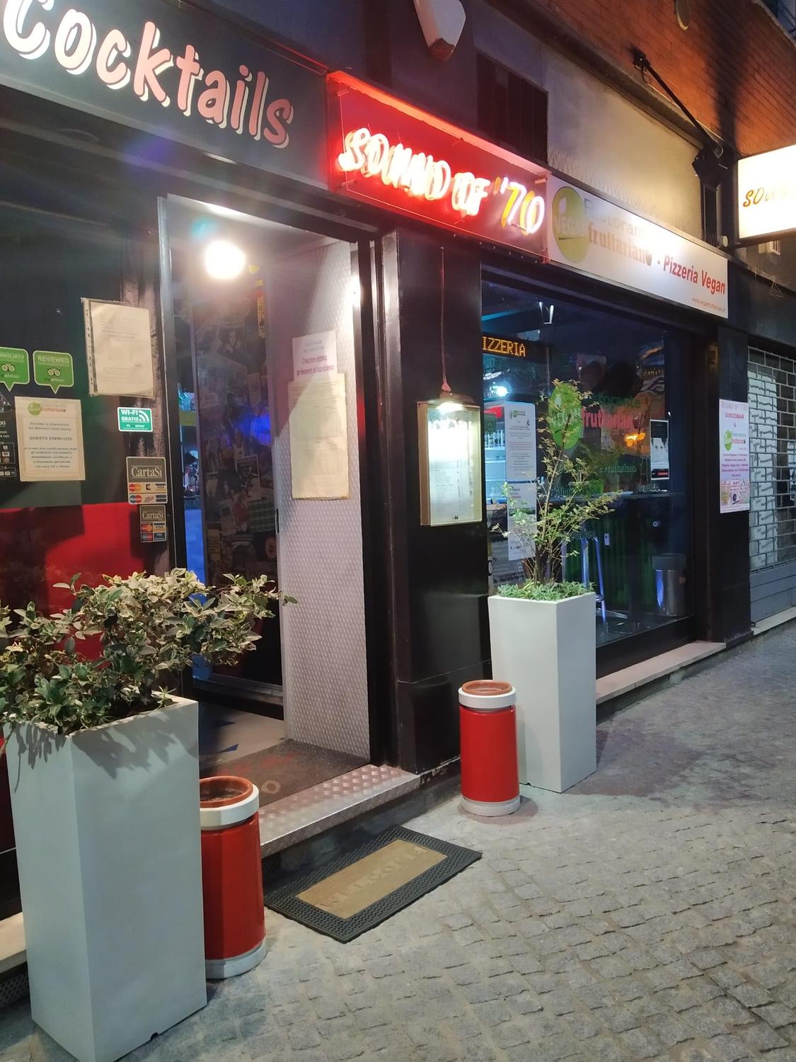 Azienda in vendita: Ristorante-Discobar storico a Milano in vendita attività. a Italia - Ristoranti - Immagine foto 2