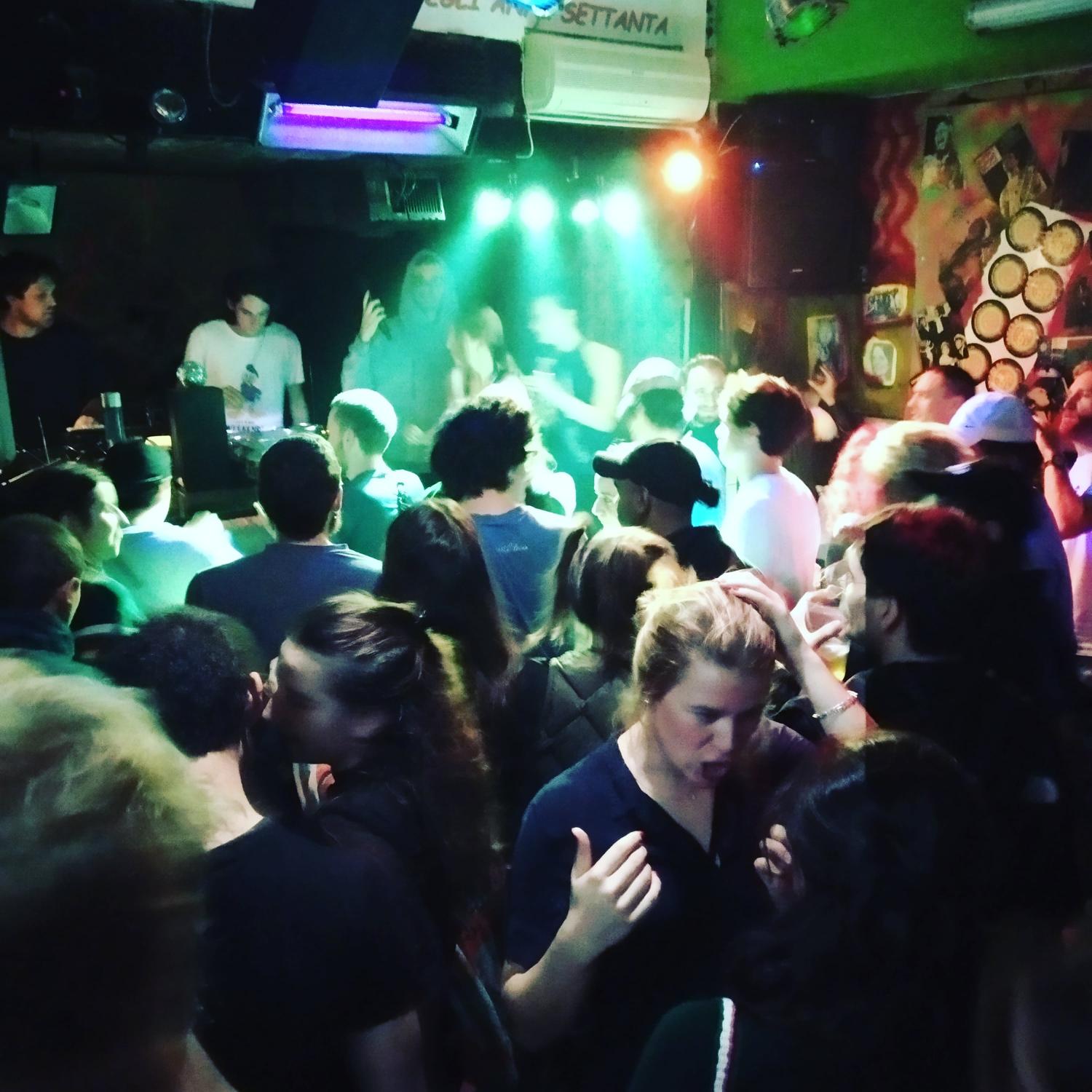 Azienda in vendita: Ristorante-Discobar storico a Milano in vendita attività. a Italia - Ristoranti - Immagine foto 4