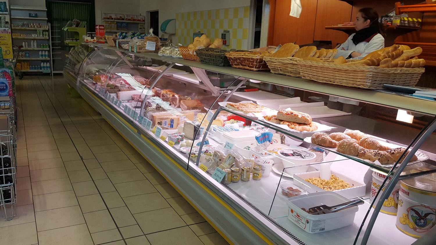 Azienda in vendita: cedesi minimarket  a Italia - Negozi - alimentari e ortofrutta - Immagine foto 2