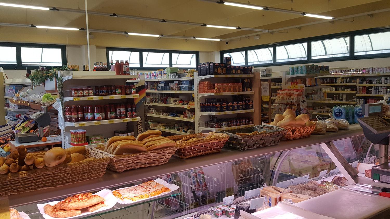 Azienda in vendita: cedesi minimarket  a Italia - Negozi - alimentari e ortofrutta - Immagine foto 4
