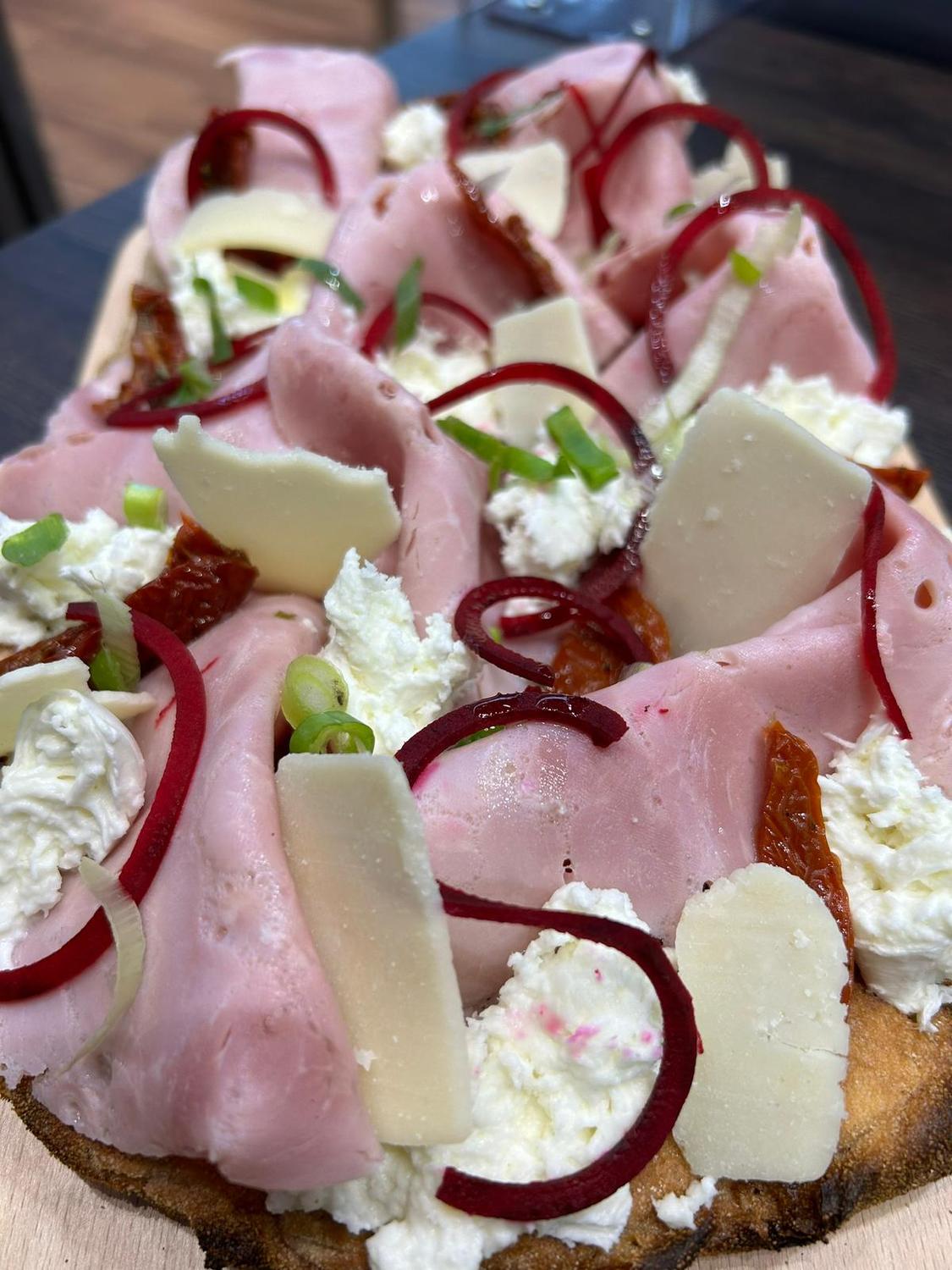 Azienda in vendita: Pizzeria avviata, ottimo fatturato,subentro immediato a Italia - Pizzerie - Immagine principale