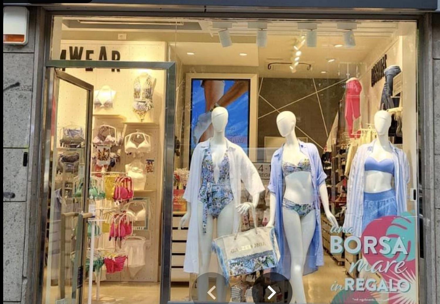 Azienda in vendita: Cessione Attività Commerciale - Viale dei Colli Portuensi, Roma

 a Italia - Negozi - abbigliamento - Immagine principale