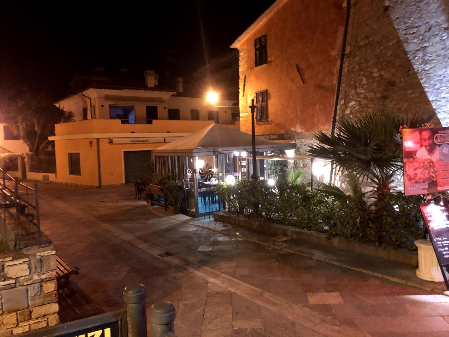 Azienda in vendita: Attivita storica,fronte mare  a Italia - Ristoranti - Immagine foto 3