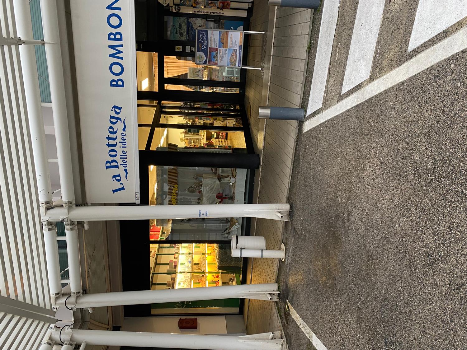 Azienda in vendita: Cedesi attività commerciale bomboniere/hobbystica a Italia - Altro - Immagine foto 4