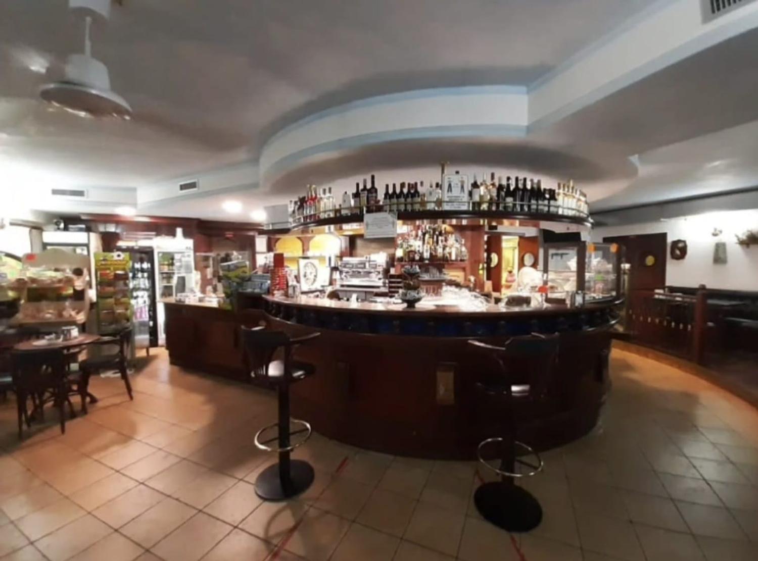 Azienda in vendita: Attività di bar e ristorazione nel cuore di Golfo Aranci a Italia - Ristoranti - Immagine principale