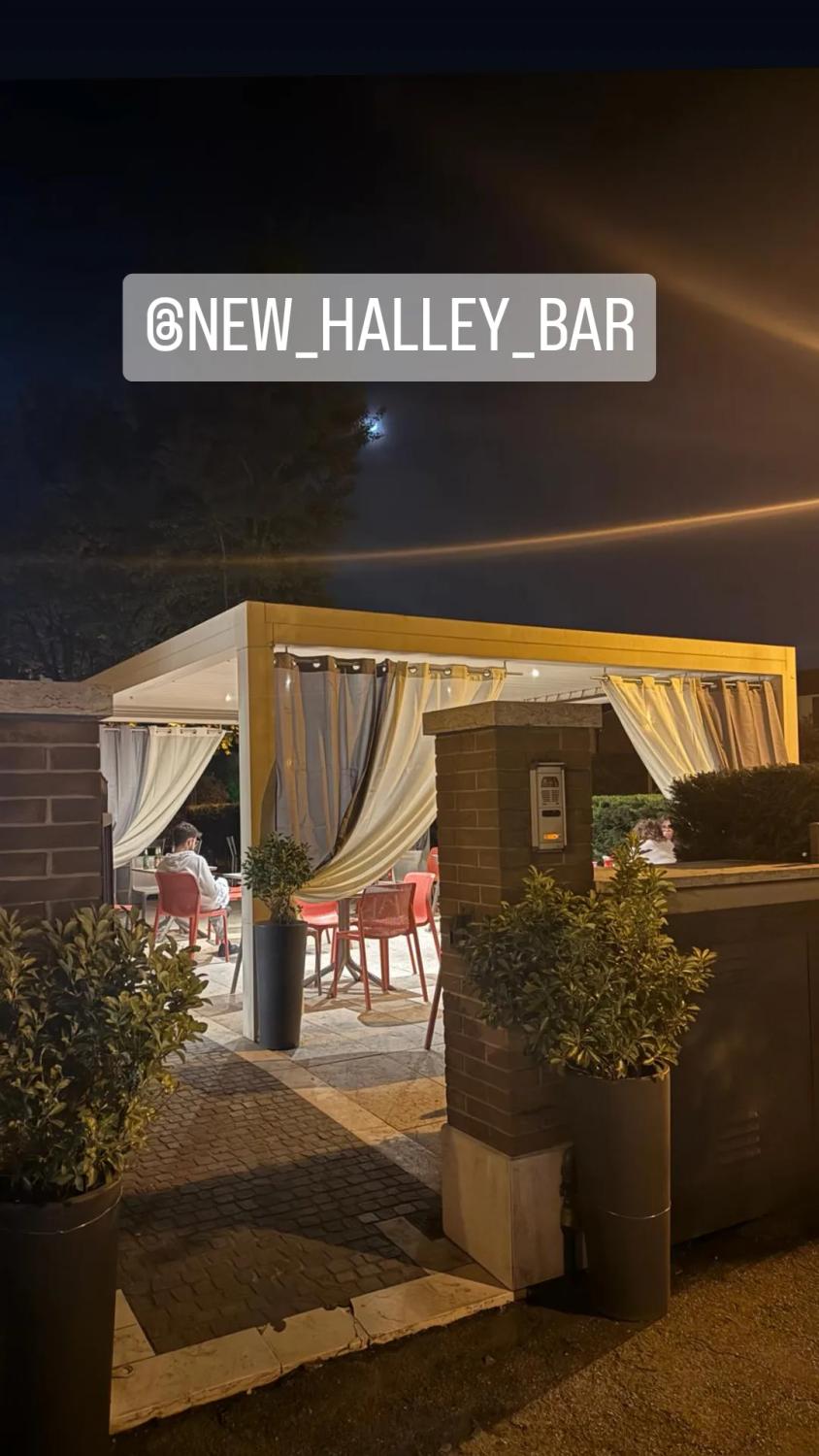 Azienda in vendita: Drink e food ben avviato ma soprattutto frequentato da giovani .  a Italia - Bar - Immagine principale