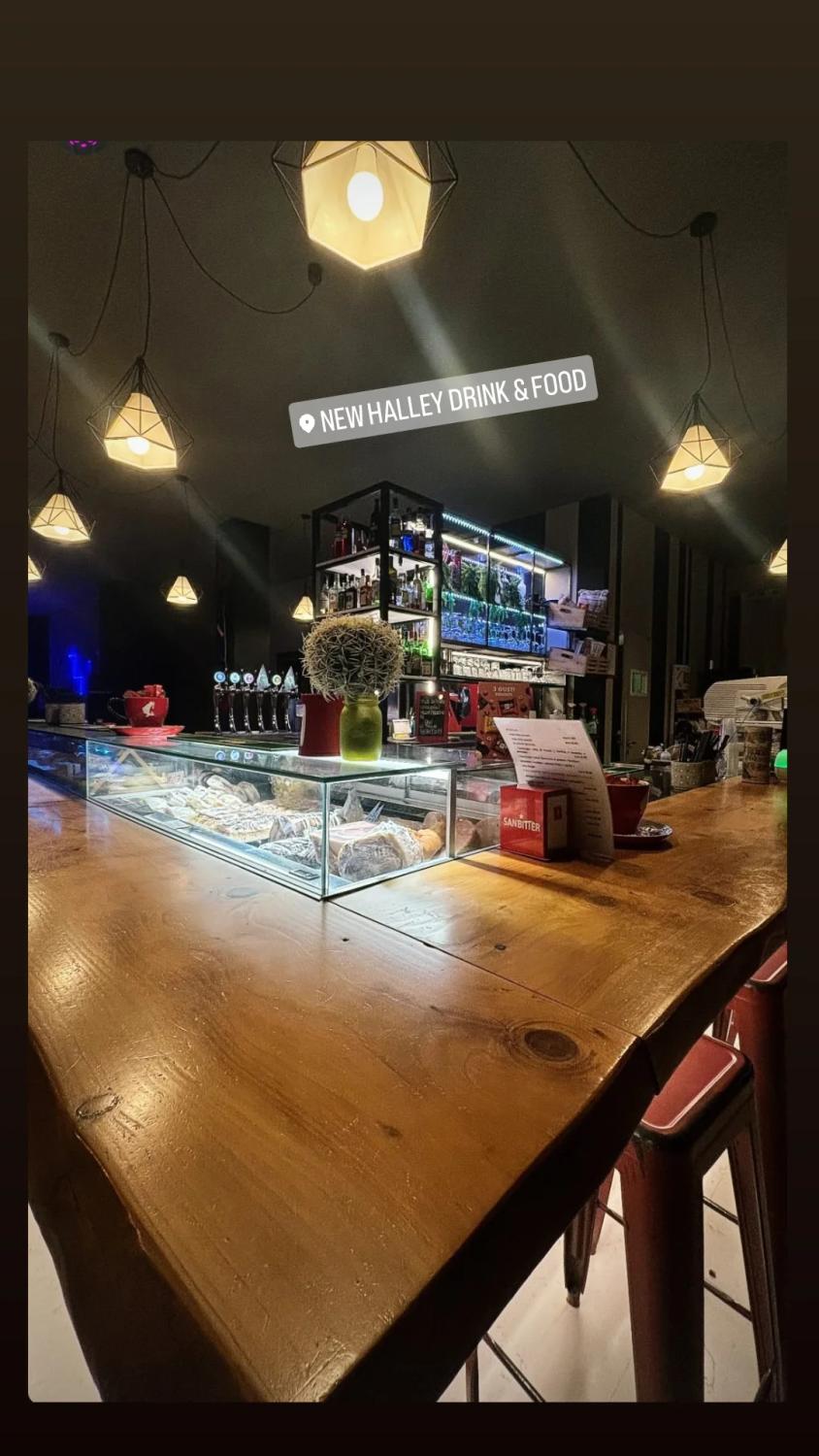 Azienda in vendita: Drink e food ben avviato ma soprattutto frequentato da giovani .  a Italia - Bar - Immagine foto 2
