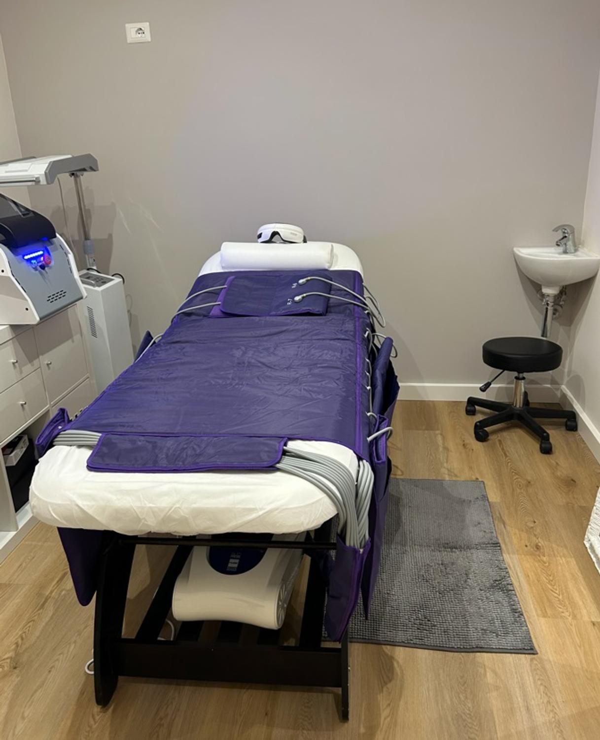 Azienda in vendita: Centro di Estetica Avanzata di Ott24 a Roma Torrino Mezzocamino.  a Italia - Centri Estetici - Immagine foto 2