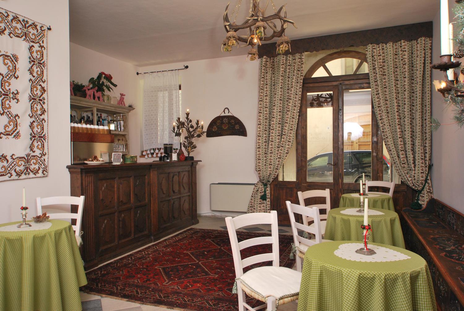 Azienda in vendita: Hotel 4 stelle in vendita nel centro storico di Pescocostanzo a Italia - Hotel - Immagine foto 3