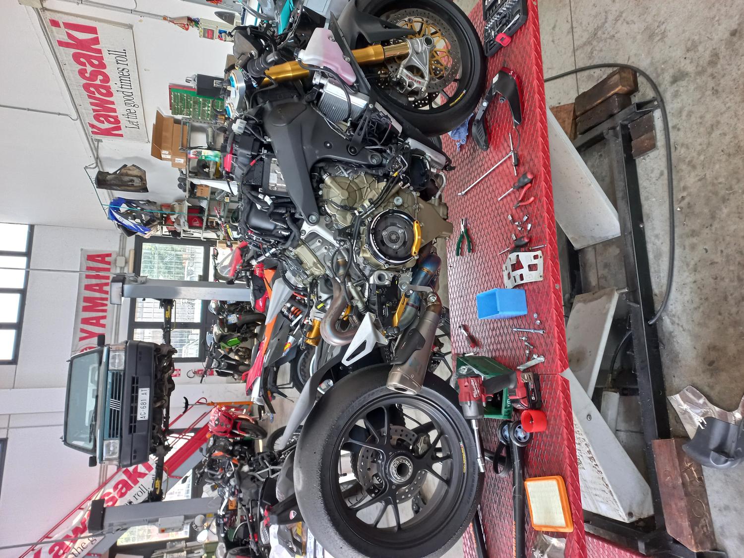 Azienda in vendita: Attività officina meccatronica, gommista auto moto a Italia - Attività artigianali e professionali - Immagine foto 3