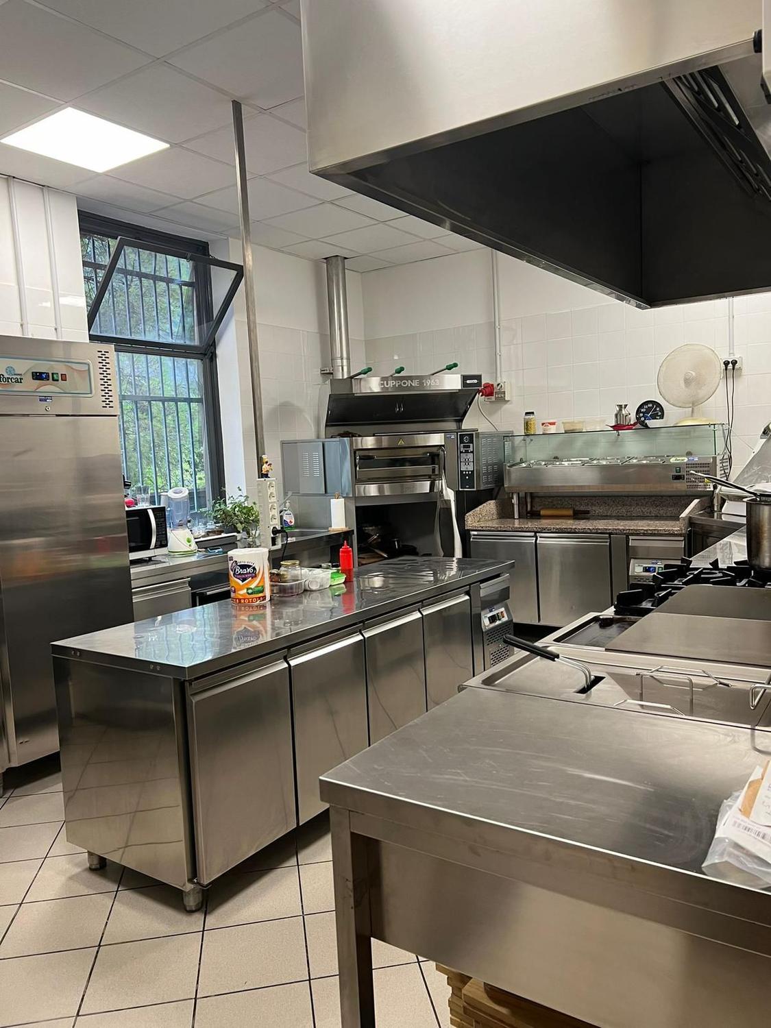 Azienda in vendita: Attività di ristorazione con enoteca a Genova a Italia - Ristoranti - Immagine foto 3