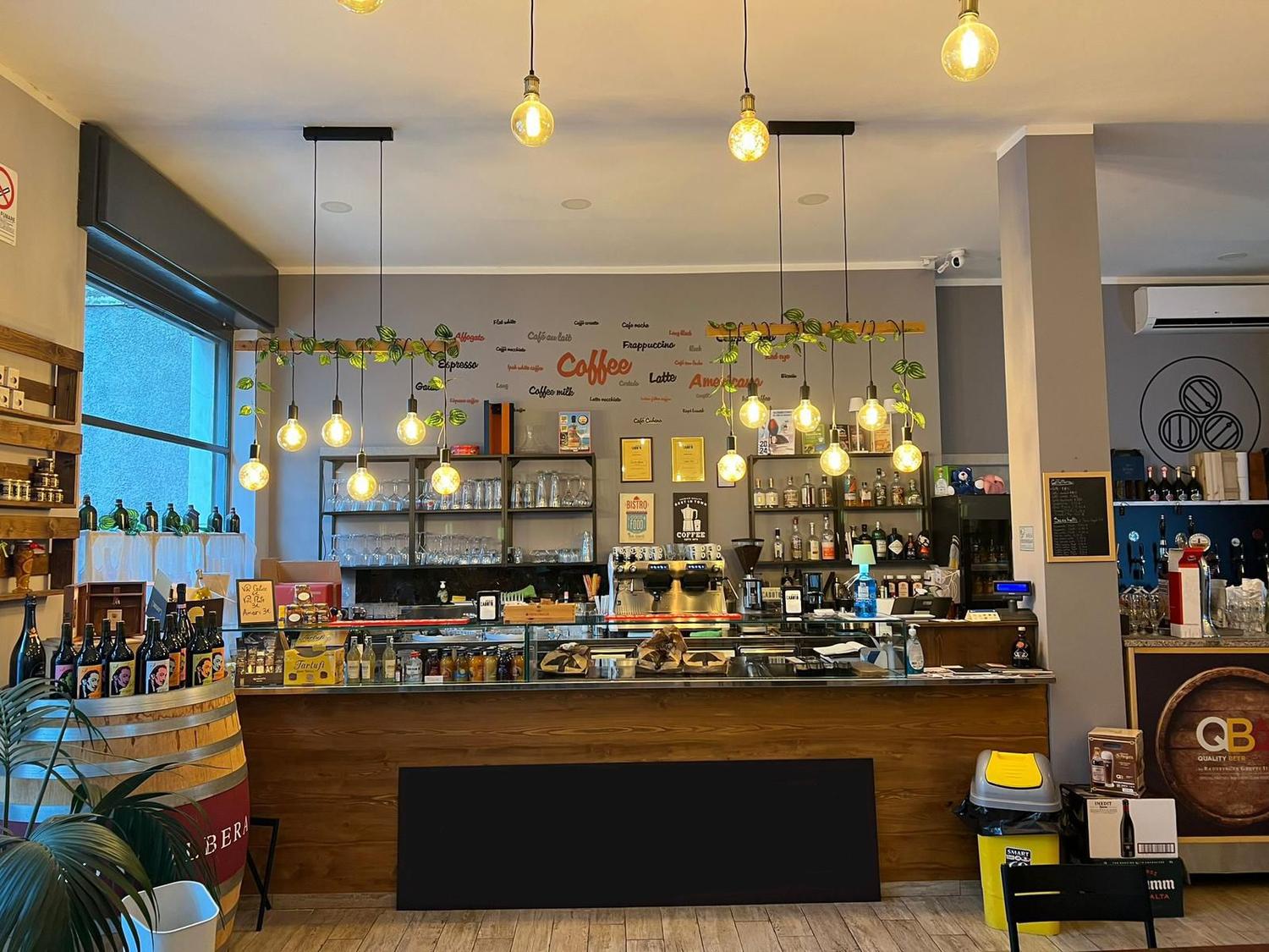 Azienda in vendita: Attività di ristorazione con enoteca a Genova a Italia - Ristoranti - Immagine foto 4