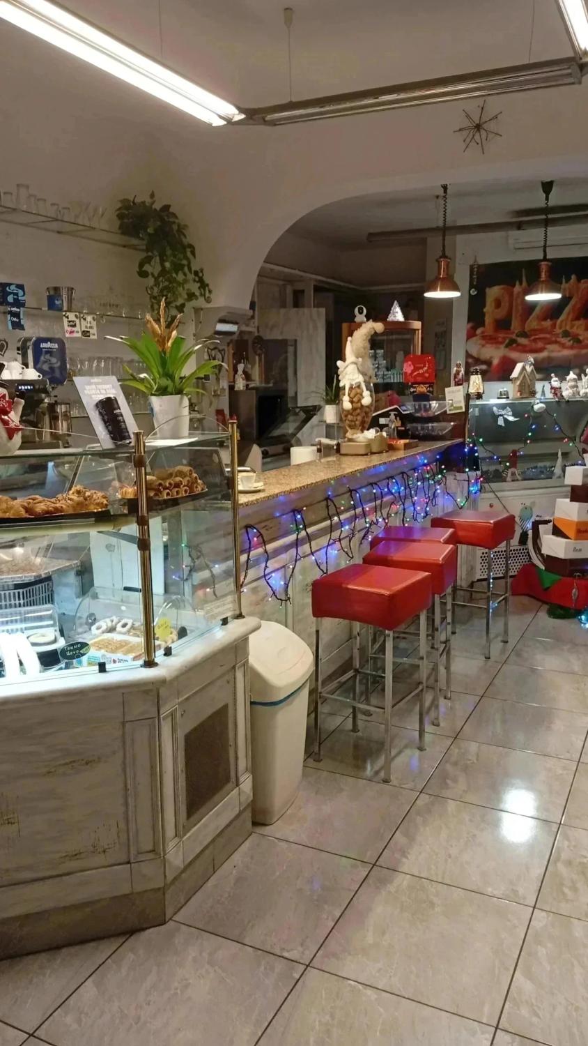 Azienda in vendita: Bar pizzeria e ristorante in pisa zona limitrofe  a Italia - Pizzerie - Immagine principale