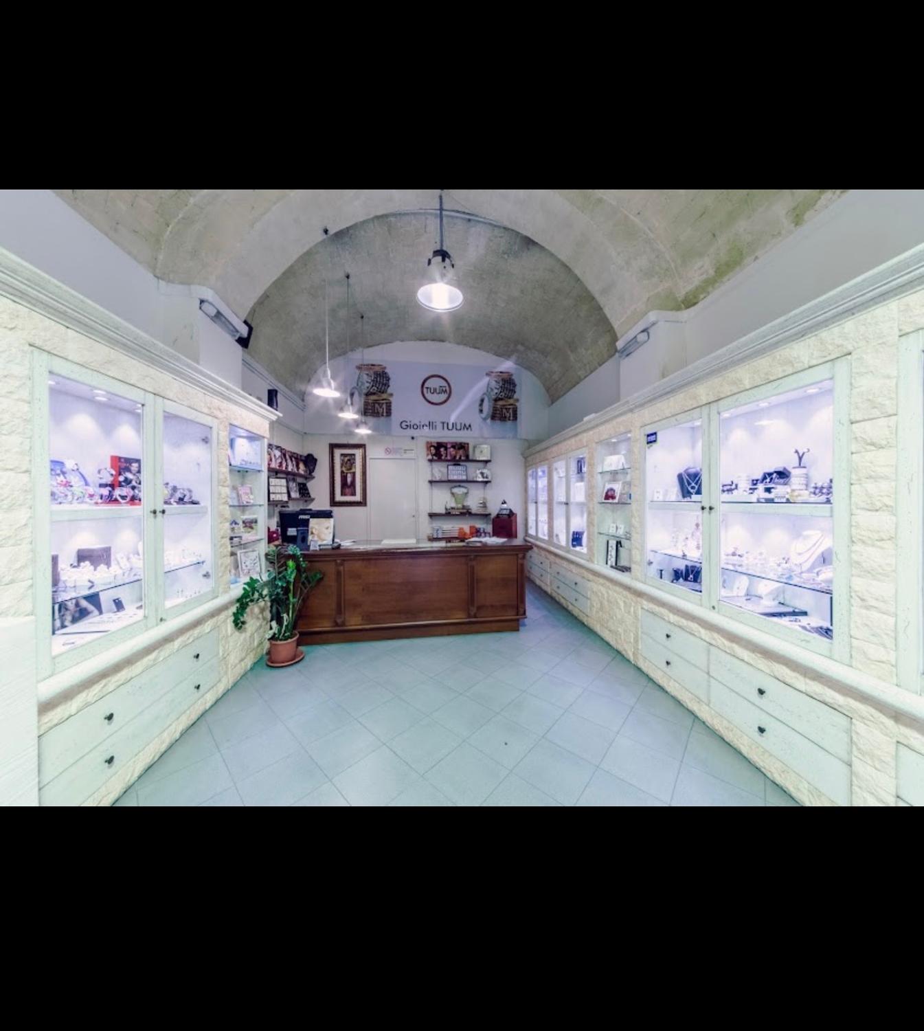 Azienda in vendita: Vendo Gioielleria ben avviata da più di vent’anni  a Italia - Gioiellerie e oreficerie - Immagine principale