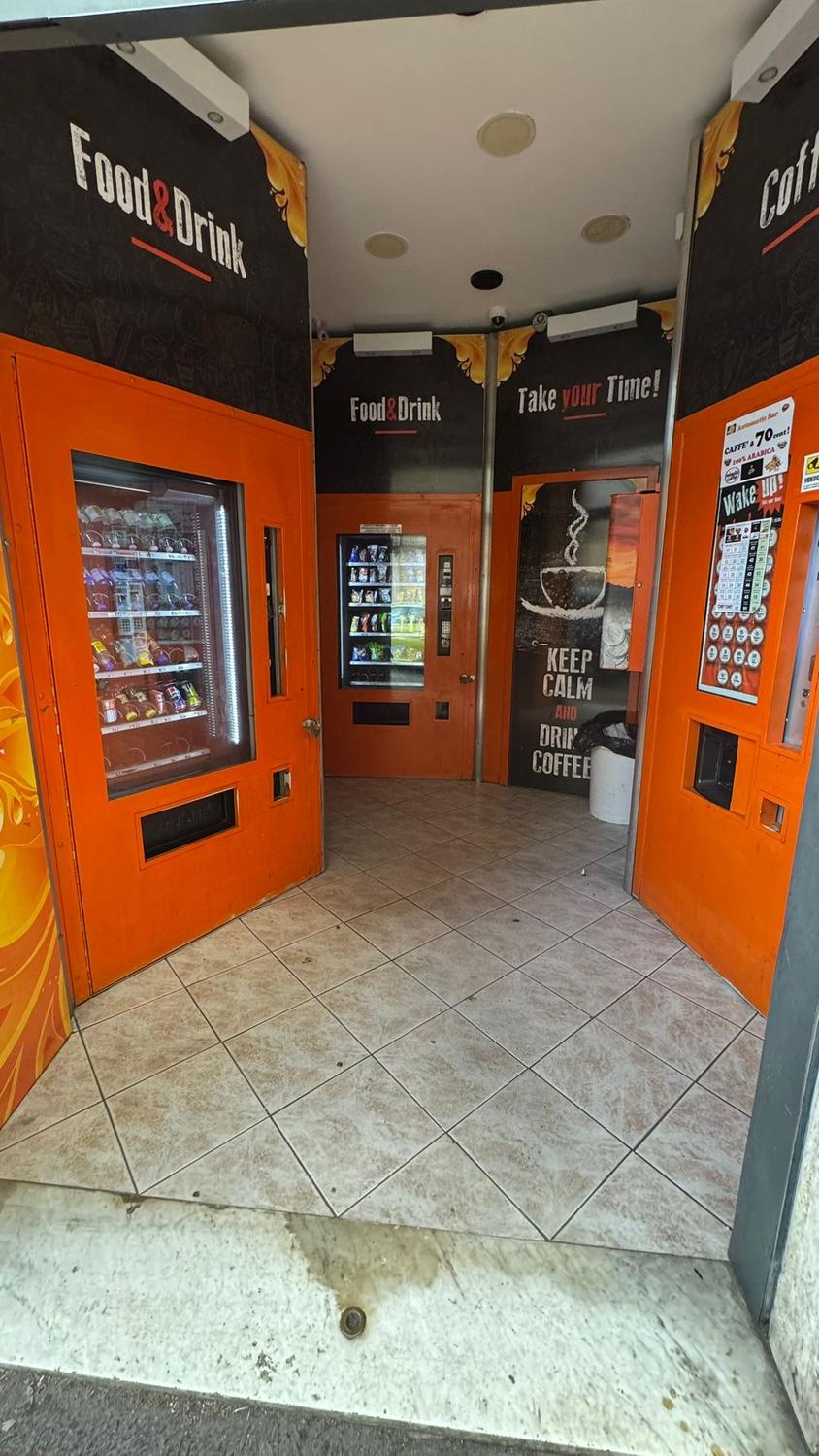 Azienda in vendita: AFFITTASI O VENDITA   4 NEGOZI AUTOMATICI H24 | SAVONA a Italia - Attività artigianali e professionali - Immagine principale