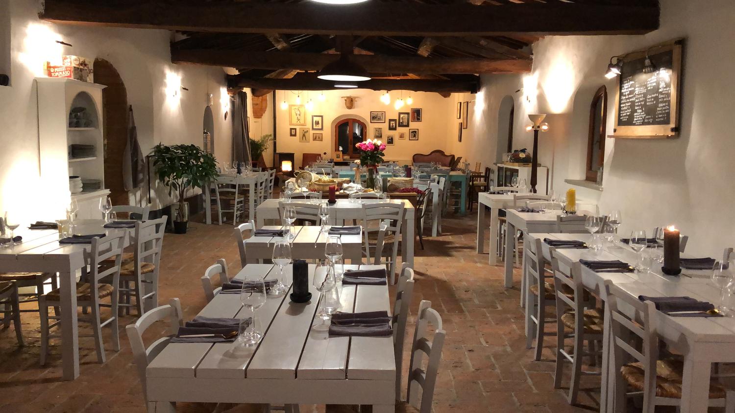 Azienda in vendita: Ristorante all’interno di un’abbadia del 1200  a Italia - Ristoranti - Immagine principale