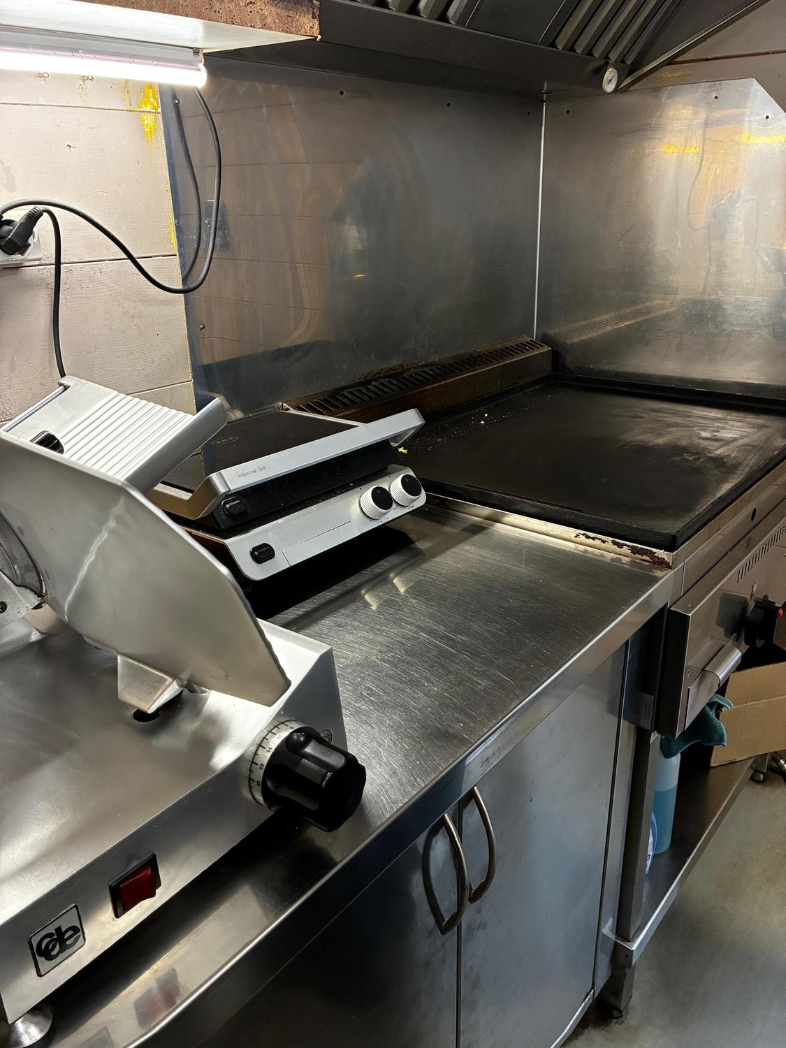 Azienda in vendita: Attività di bar nella zona artigianale vicino strada provinciale a Italia - Bar - Immagine foto 3