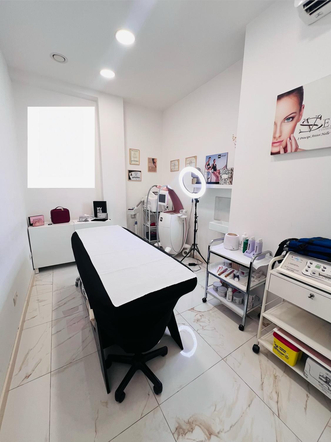 Azienda in vendita: Centro estetico e parrucchiere avviato a Italia - Centri Estetici - Immagine foto 2