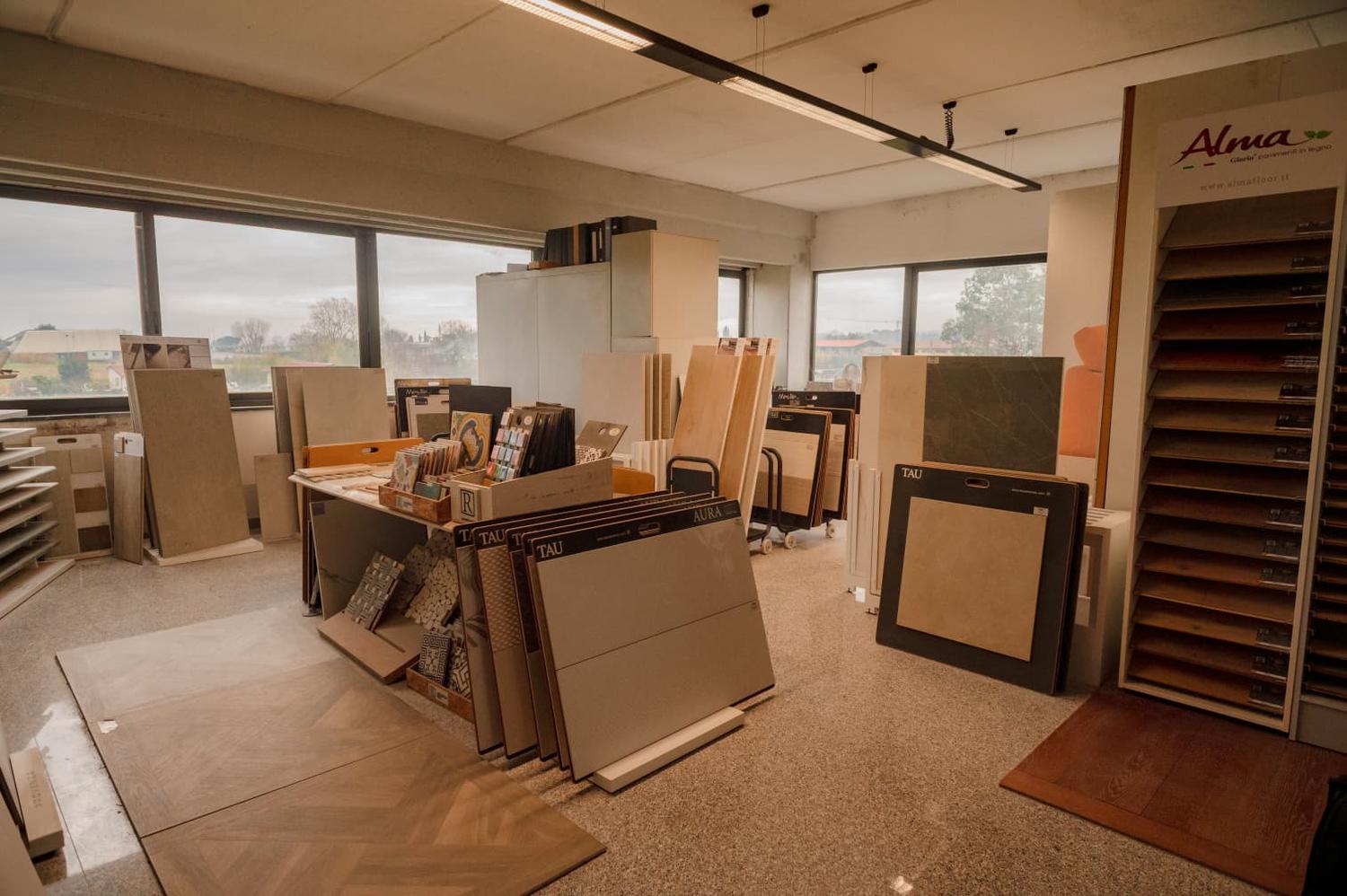 Azienda in vendita: Azienda per la lavorazione Marmo Granito Pietre a Italia - Attività artigianali e professionali - Immagine foto 4