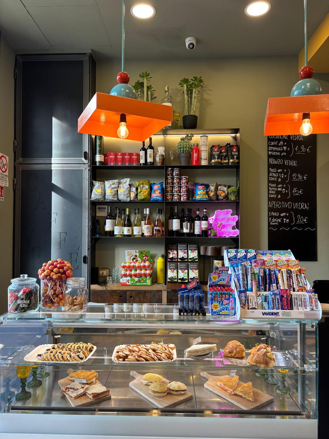 Azienda in vendita: Vendesi BAR - Casellina (Scandicci)
Locale nuovo pronto all'uso a Italia - Bar - Immagine foto 3