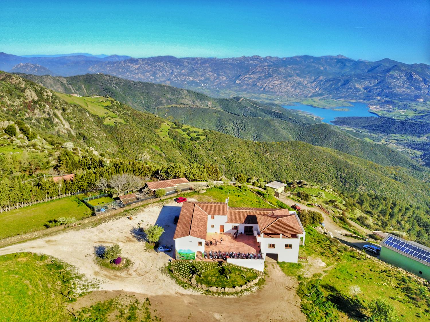 Azienda in vendita: Az. multifunzionale dentro parco unesco vista mare e montagna a Italia - Agriturismi - Immagine principale