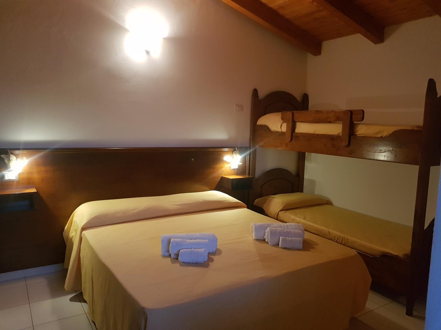 Azienda in vendita: Az. multifunzionale dentro parco unesco vista mare e montagna a Italia - Agriturismi - Immagine foto 4