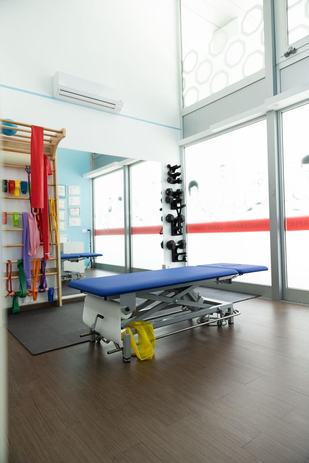 Azienda in vendita: CEDESI ATTIVITà APPENA RISTRUTTURATA a Italia - Studi Medici e Poliambulatori - Immagine foto 3