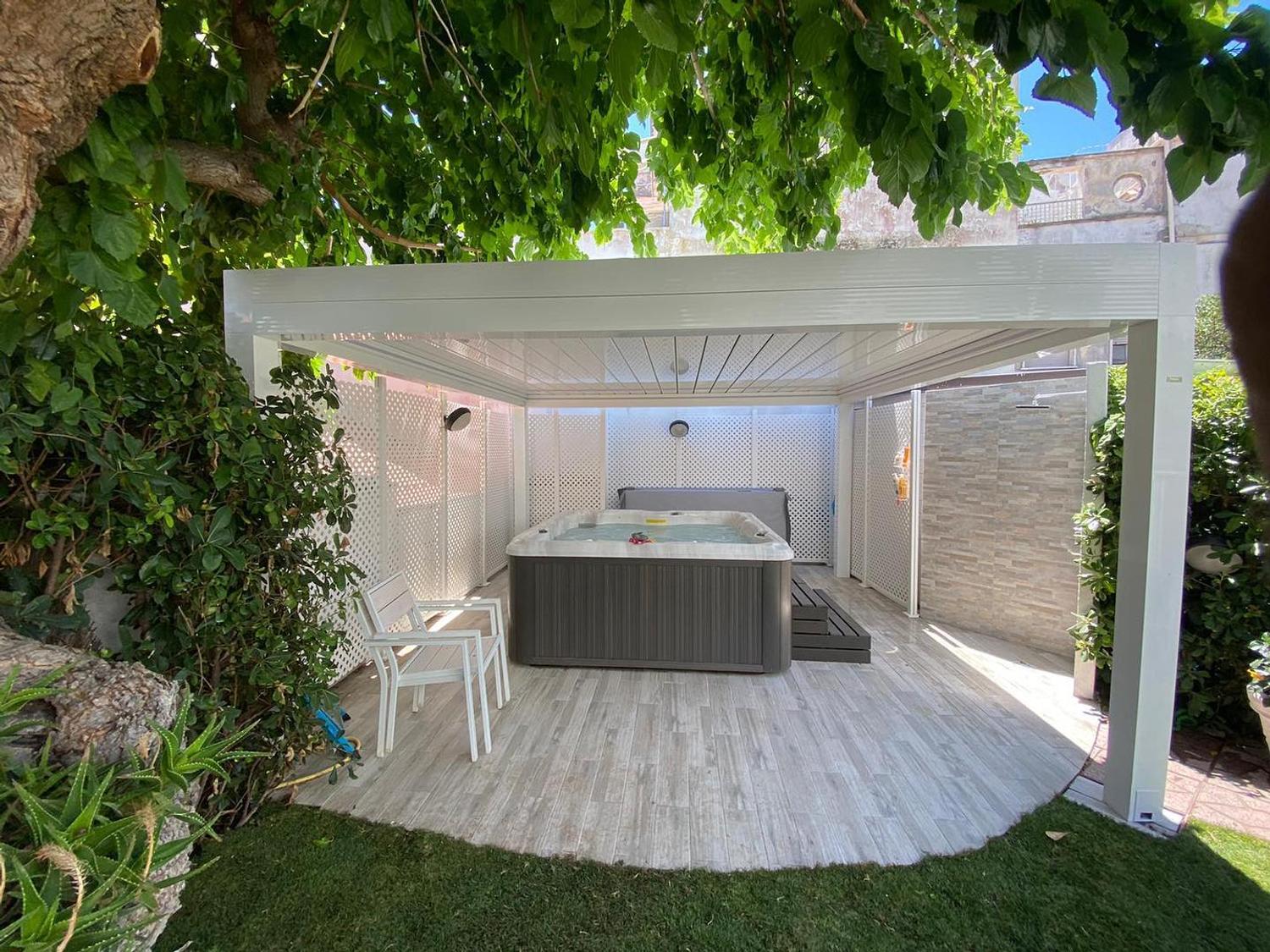 Azienda in vendita: Azienda specializzata in Tende da Sole, Pergotende, Tendaggi a Italia - Altro - Immagine foto 2