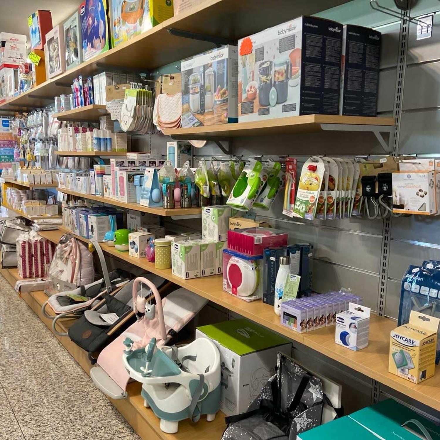 Azienda in vendita: Cedesi avviata attività di articoli per la prima infanzia a Italia - Negozi - abbigliamento - Immagine foto 4