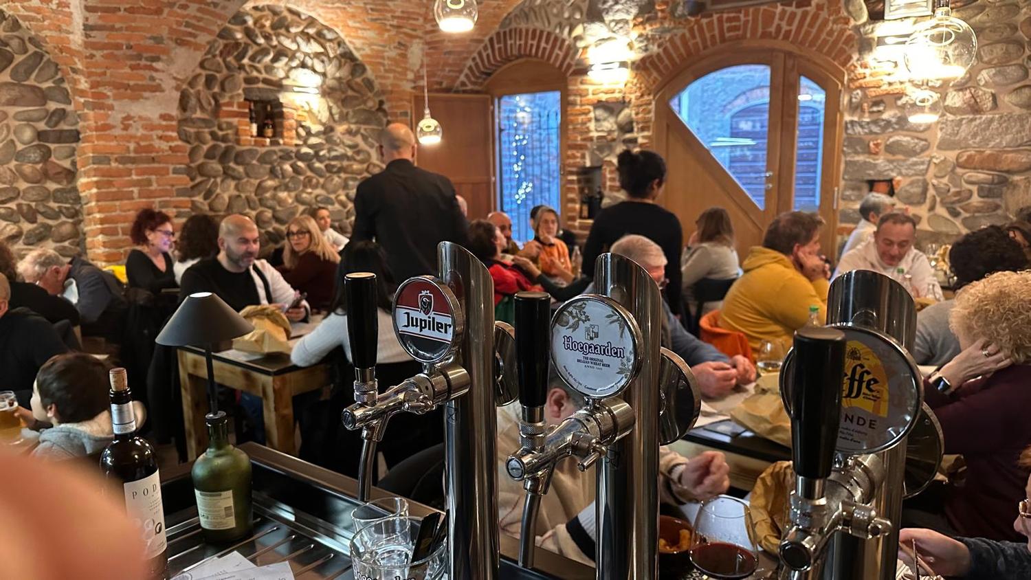 Azienda in vendita: Ristorante all’interno del borgo medievale .  a Italia - Ristoranti - Immagine foto 2