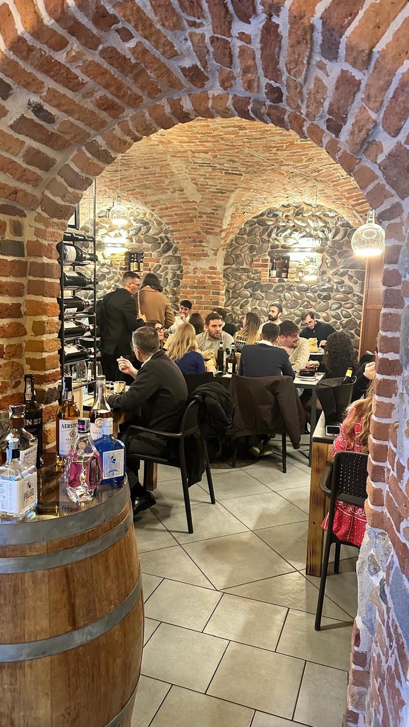 Azienda in vendita: Ristorante all’interno del borgo medievale .  a Italia - Ristoranti - Immagine foto 4