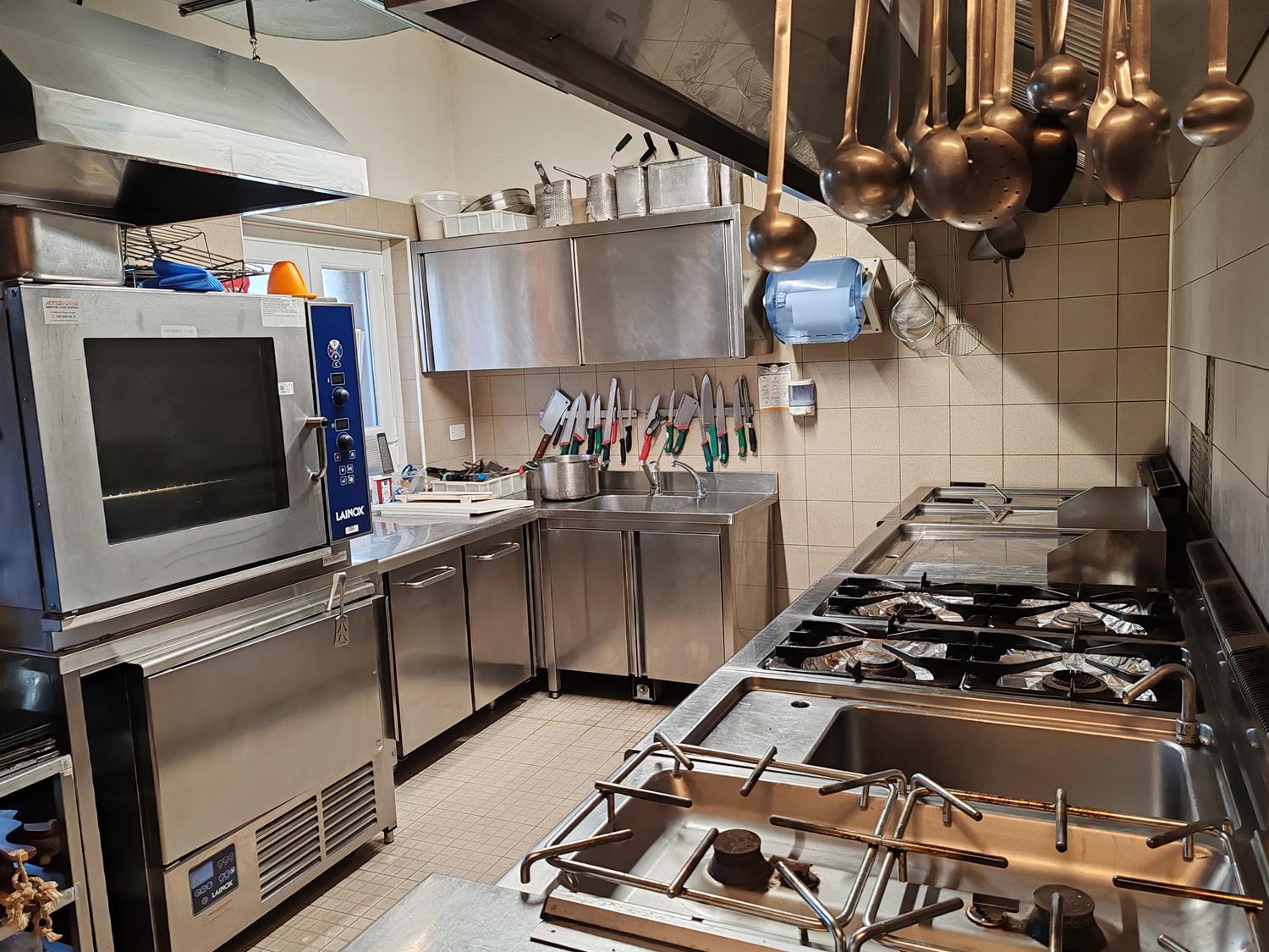 Azienda in vendita: pizzeria ristorante  a Italia - Pizzerie - Immagine principale