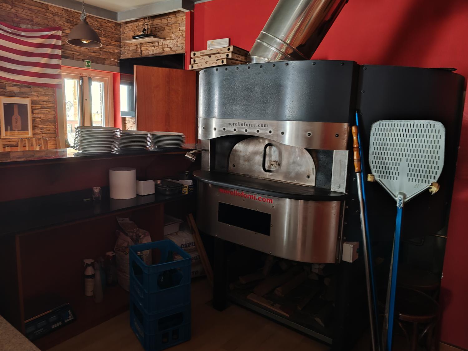 Azienda in vendita: pizzeria ristorante  a Italia - Pizzerie - Immagine foto 2