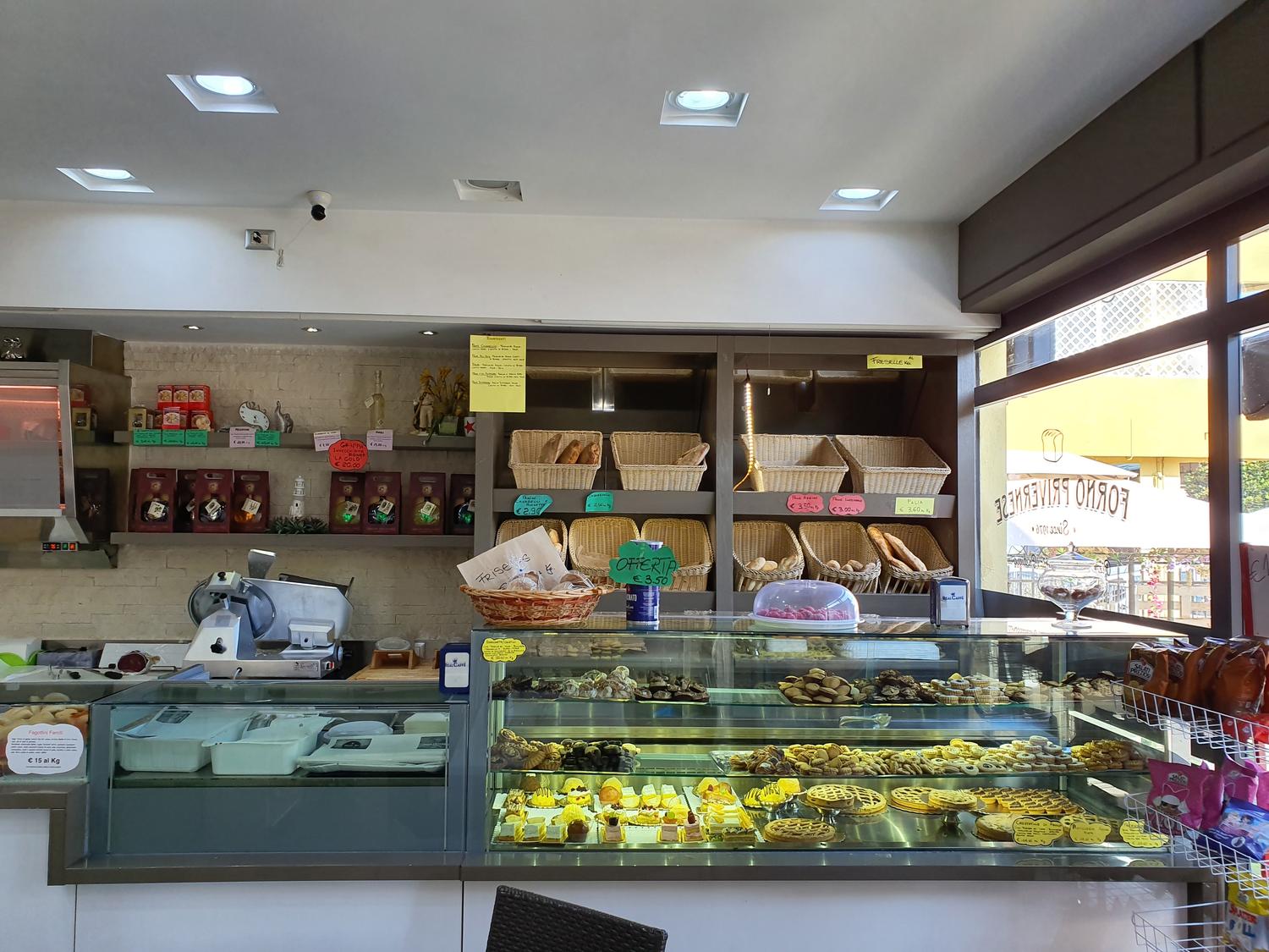 Azienda in vendita: Attività di Pizzeria, Bar e Pasticceria, Sabaudia centro a Italia - Pizzerie - Immagine foto 4