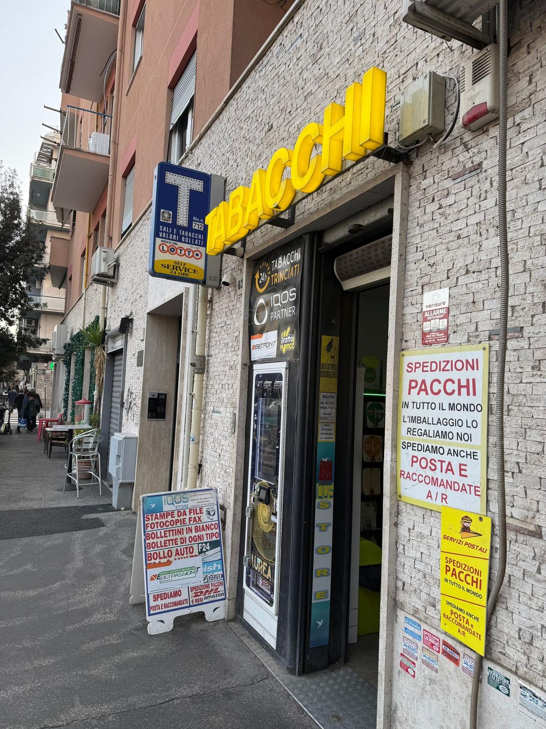 Azienda in vendita: ROMA | Cedesi Tabaccheria Completa di tutti i servizi a Italia - Tabaccherie - Immagine principale