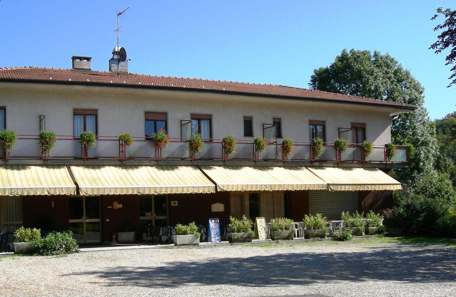 Azienda in vendita: Albergo/Ristorante in zona turistica. Ben avviato. a Italia - Ristoranti - Immagine principale