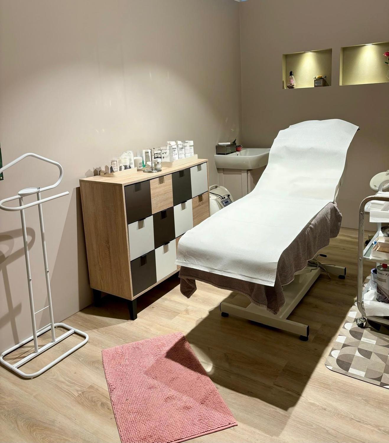 Azienda in vendita: Centro estetico a Italia - Centri Estetici - Immagine foto 2