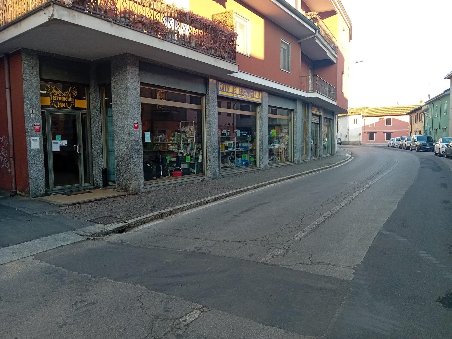 Azienda in vendita: Cedesi attività di ferramenta  a Italia - Ferramenta e Bricolage - Immagine principale