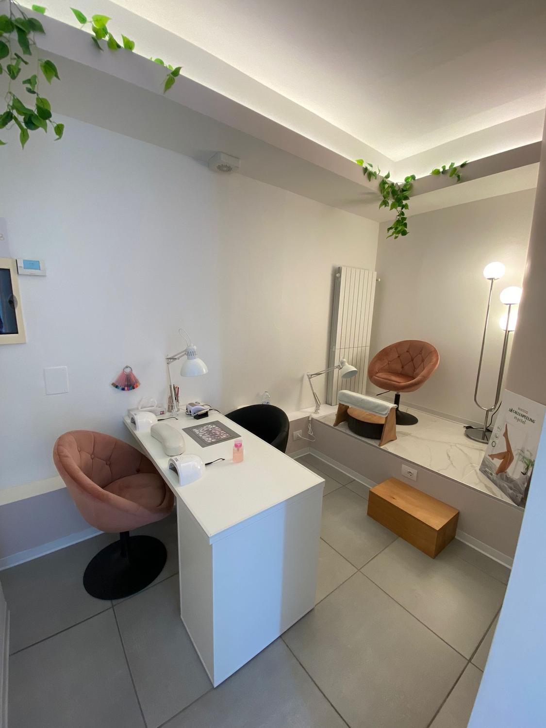 Azienda in vendita: CEDESI centro estetico avviato con clientela fidelizzata a Italia - Centri Estetici - Immagine foto 2