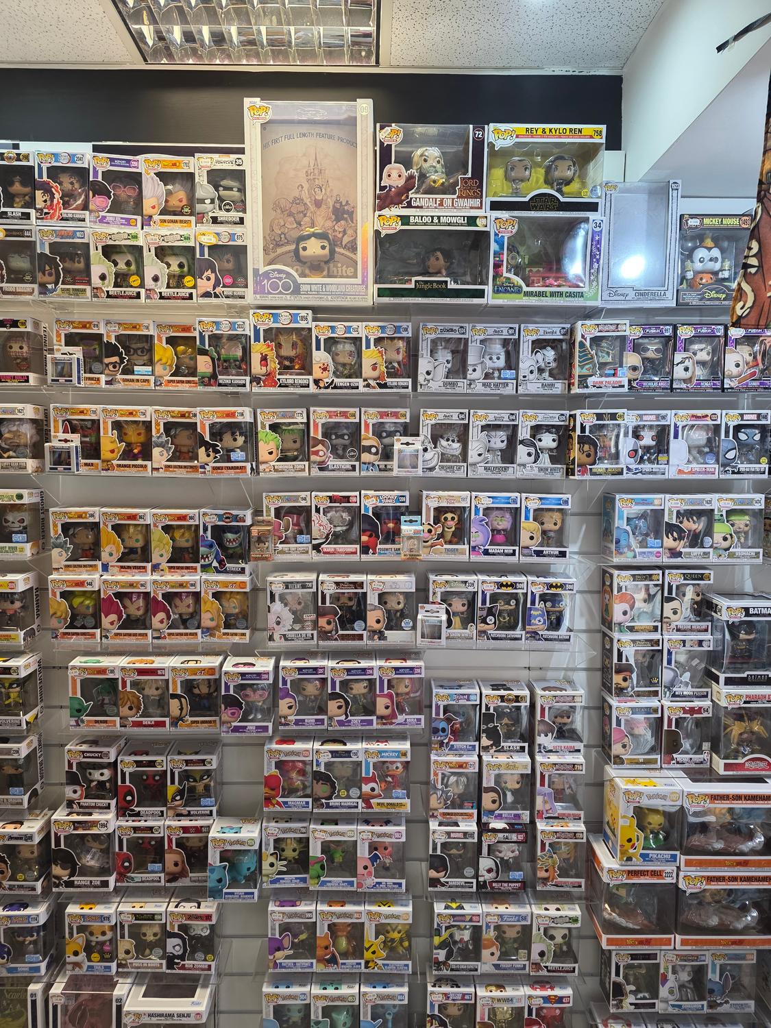 Azienda in vendita: Negozio gaming & collezionismo avviato  Funko, statue, videogioch a Italia - Altro - Immagine principale
