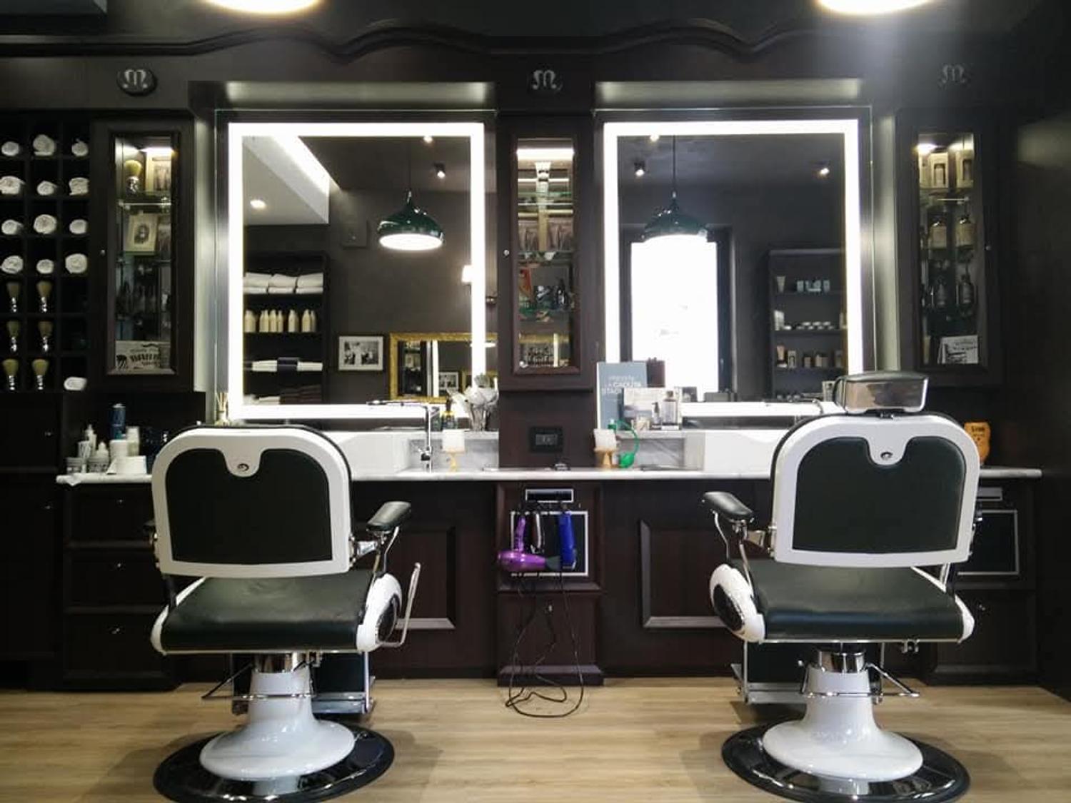 Azienda in vendita: Attività di Barberia Storica in pieno centro cittadina balneare.  a Italia - Parrucchieri - Immagine principale