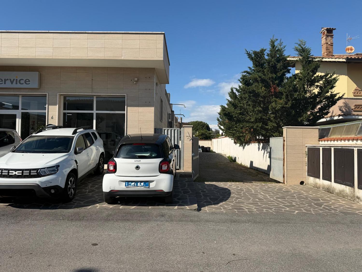 Azienda in vendita: Officina autorizzata Renault Dacia a Italia - Officine Meccaniche - Immagine foto 2