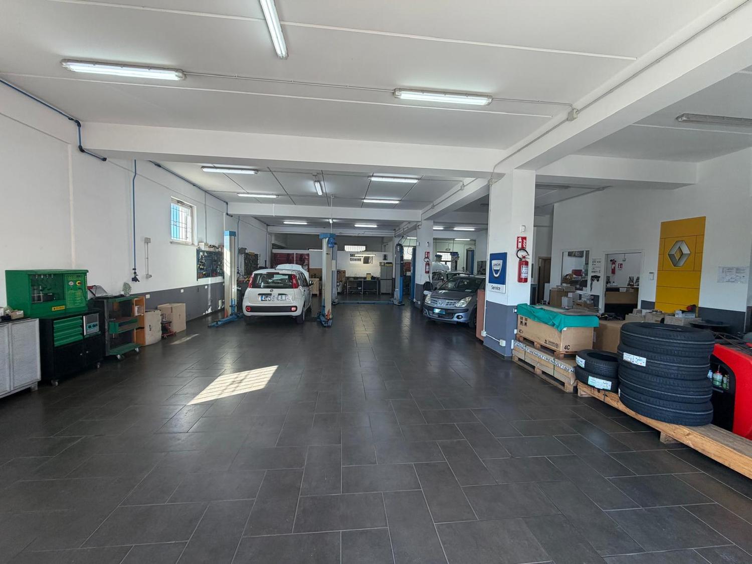 Azienda in vendita: Officina autorizzata Renault Dacia a Italia - Officine Meccaniche - Immagine foto 4
