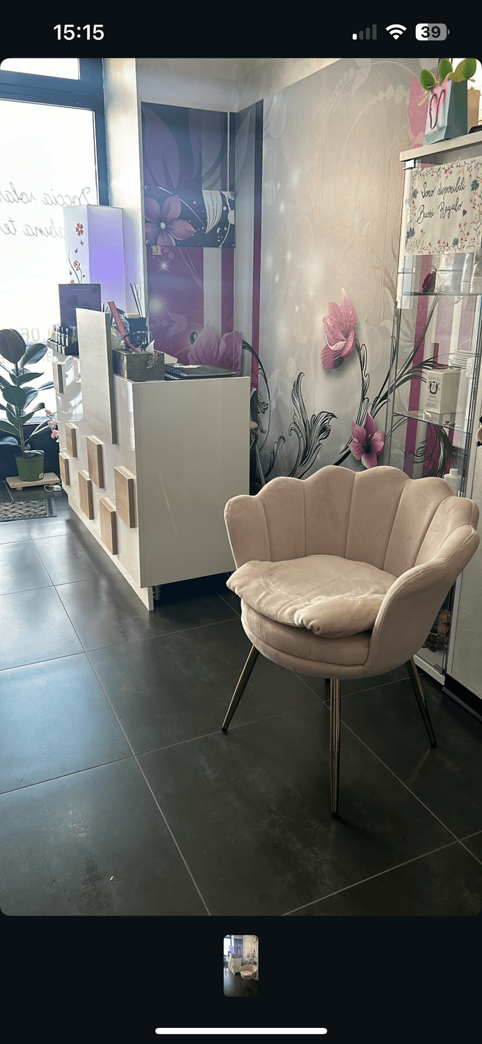 Azienda in vendita: Attività di estetista nel centro storico di Cherasco a Italia - Centri Estetici - Immagine principale